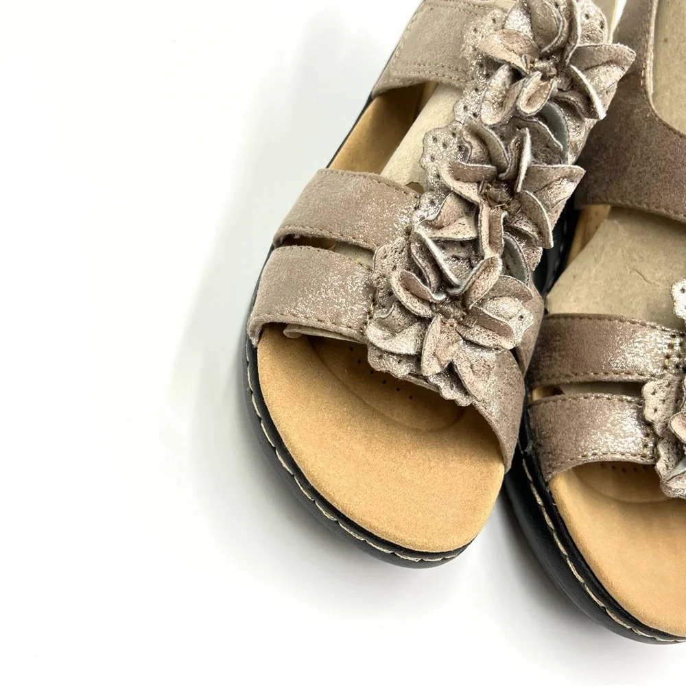 Clarks Size 6.5 Metallic Taupe Bronze‎ Floral T-Strap Wedge Sandals Shoes